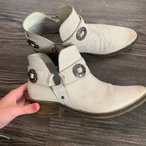 Chinese Laundry Austin Bootie